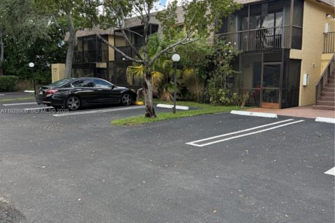 Снять в аренду квартиру в Помпано-Бич, Флорида 2 спальни, 84.08м2, № 1987862 - фото 3