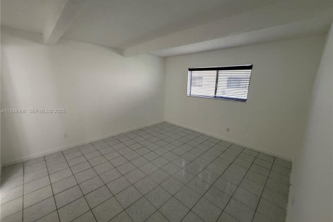 Снять в аренду квартиру в Помпано-Бич, Флорида 2 спальни, 84.08м2, № 1987862 - фото 9