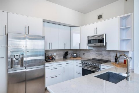 Купить кондоминиум в Майами, Флорида 2 спальни, 130.06м2, № 2048517 - фото 6