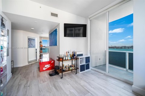 Купить кондоминиум в Майами, Флорида 2 спальни, 130.06м2, № 2048517 - фото 11