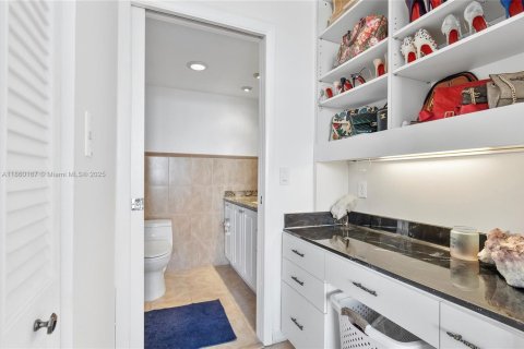 Купить кондоминиум в Холливуд, Флорида 2 спальни, 102.19м2, № 2018190 - фото 17