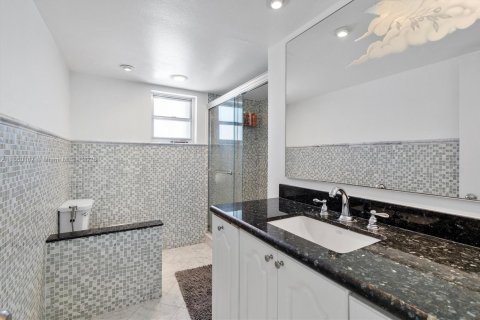 Купить кондоминиум в Холливуд, Флорида 2 спальни, 102.19м2, № 2018190 - фото 13