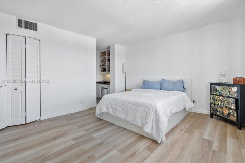 Купить кондоминиум в Холливуд, Флорида 2 спальни, 102.19м2, № 2018190 - фото 16