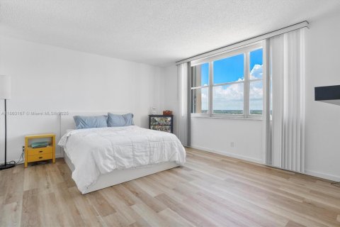 Купить кондоминиум в Холливуд, Флорида 2 спальни, 102.19м2, № 2018190 - фото 15