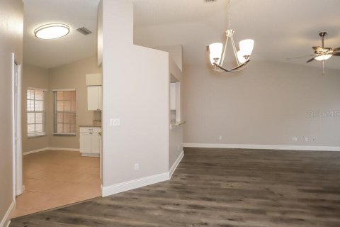 Villa ou maison à louer à Riverview, Floride: 4 chambres, 140 m2 № 1820557 - photo 4