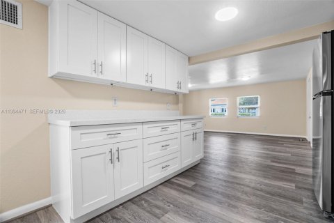 House in Dania Beach, Florida 3 bedrooms, 122.91 sq.m. № 2055988 - photo 16