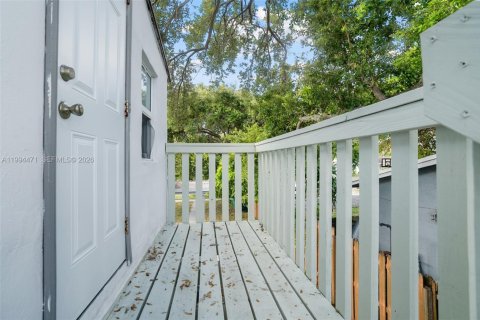 House in Dania Beach, Florida 3 bedrooms, 122.91 sq.m. № 2055988 - photo 22