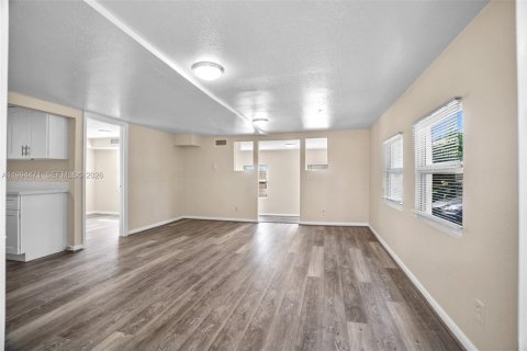 House in Dania Beach, Florida 3 bedrooms, 122.91 sq.m. № 2055988 - photo 8