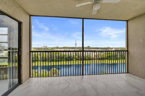 Condo à Pompano Beach, Floride, 2 chambres  № 2181681