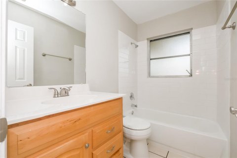 Casa en alquiler en Bradenton, Florida, 2 dormitorios, 151.99 m2 № 1912702 - foto 14