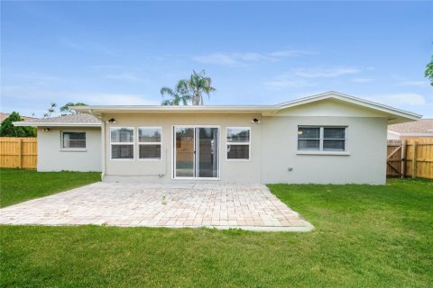 Casa en alquiler en Bradenton, Florida, 2 dormitorios, 151.99 m2 № 1912702 - foto 16