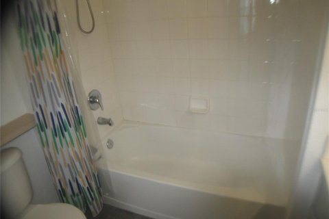 Condominio en alquiler en Kissimmee, Florida, 4 dormitorios, 136.57 m2 № 1893611 - foto 14