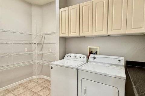 Casa en alquiler en Windermere, Florida, 4 dormitorios, 223.43 m2 № 1918459 - foto 10