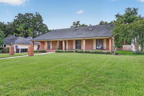 House in Orlando, Florida 4 bedrooms, 460.8 sq.m. № 2200189 - photo 7