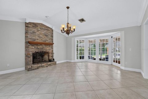 House in Orlando, Florida 4 bedrooms, 460.8 sq.m. № 2200189 - photo 15