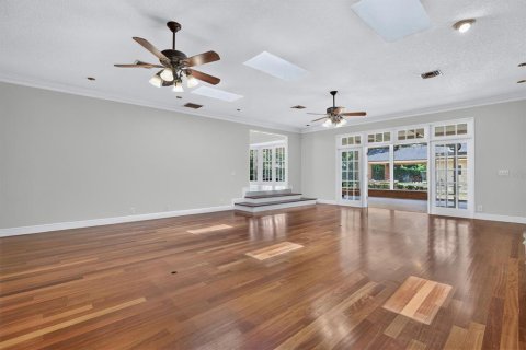 House in Orlando, Florida 4 bedrooms, 460.8 sq.m. № 2200189 - photo 17