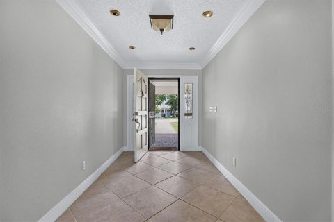 House in Orlando, Florida 4 bedrooms, 460.8 sq.m. № 2200189 - photo 10