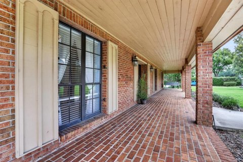 House in Orlando, Florida 4 bedrooms, 460.8 sq.m. № 2200189 - photo 8