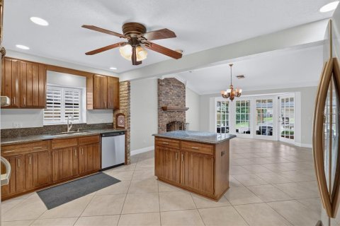 House in Orlando, Florida 4 bedrooms, 460.8 sq.m. № 2200189 - photo 12