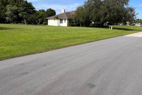 Commercial property in St. Lucie, Florida № 2250983 - photo 3