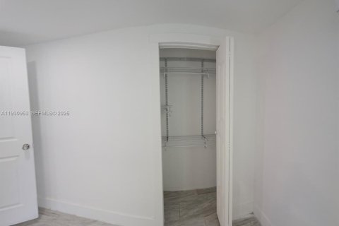 Снять в аренду коммерческую недвижимость в Катлер-Бей, Флорида 37.16м2, № 1989730 - фото 6