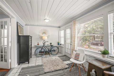 House in Saint Petersburg, Florida 2 bedrooms, 83.98 sq.m. № 1670216 - photo 2
