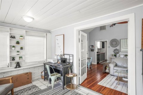 House in Saint Petersburg, Florida 2 bedrooms, 83.98 sq.m. № 1670216 - photo 4