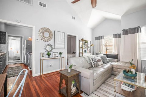 House in Saint Petersburg, Florida 2 bedrooms, 83.98 sq.m. № 1670216 - photo 6