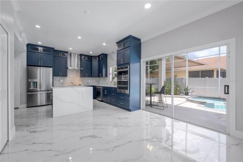 House in Orlando, Florida 6 bedrooms, 356.56 sq.m. № 1786140 - photo 18