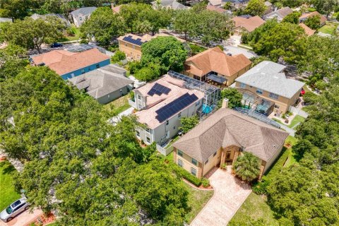 House in Orlando, Florida 6 bedrooms, 356.56 sq.m. № 1786140 - photo 6