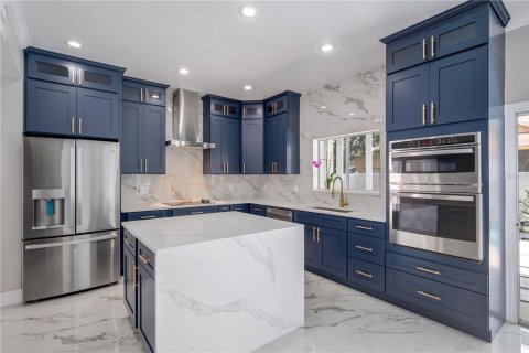 House in Orlando, Florida 6 bedrooms, 356.56 sq.m. № 1786140 - photo 19