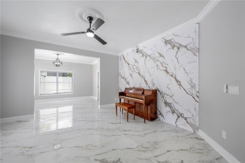 House in Orlando, Florida 6 bedrooms, 356.56 sq.m. № 1786140 - photo 14