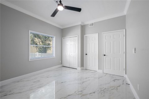 House in Orlando, Florida 6 bedrooms, 356.56 sq.m. № 1786140 - photo 27
