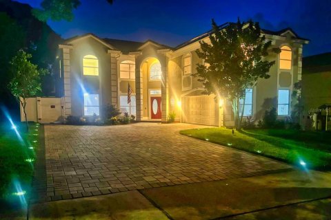 House in Orlando, Florida 6 bedrooms, 356.56 sq.m. № 1786140 - photo 3