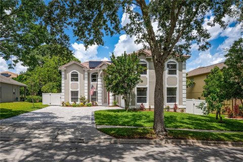 House in Orlando, Florida 6 bedrooms, 356.56 sq.m. № 1786140 - photo 2