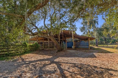 Casa en venta en Okahumpka, Florida, 4 dormitorios, 331.1 m2 № 2128777 - foto 6