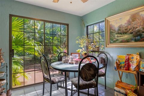 Casa en venta en Okahumpka, Florida, 4 dormitorios, 331.1 m2 № 2128777 - foto 19