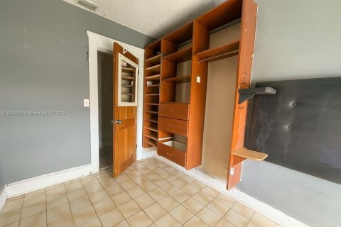 House in Miami, Florida 3 bedrooms, 129.78 sq.m. № 1952501 - photo 14