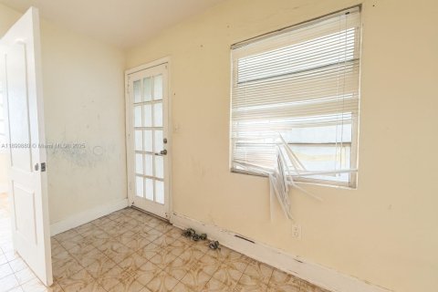House in Miami, Florida 3 bedrooms, 129.78 sq.m. № 1952501 - photo 9
