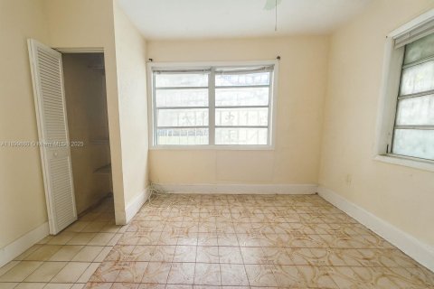 House in Miami, Florida 3 bedrooms, 129.78 sq.m. № 1952501 - photo 11
