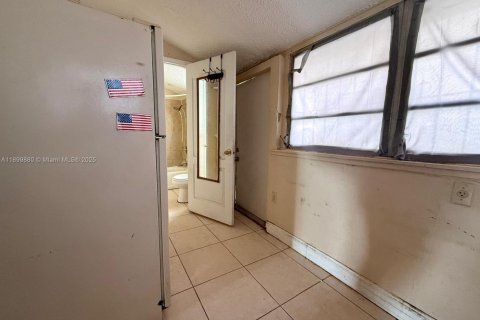 House in Miami, Florida 3 bedrooms, 129.78 sq.m. № 1952501 - photo 7