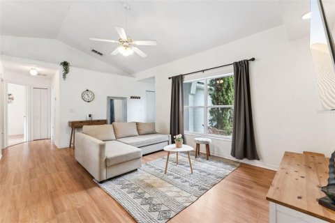 Villa ou maison à vendre à Clermont, Floride: 3 chambres, 110.74 m2 № 2358719 - photo 3