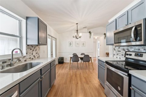 Villa ou maison à vendre à Clermont, Floride: 3 chambres, 110.74 m2 № 2358719 - photo 7