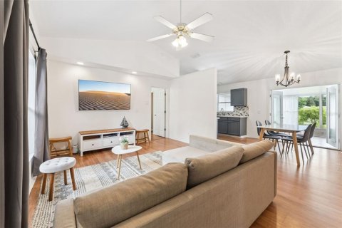 Villa ou maison à vendre à Clermont, Floride: 3 chambres, 110.74 m2 № 2358719 - photo 4
