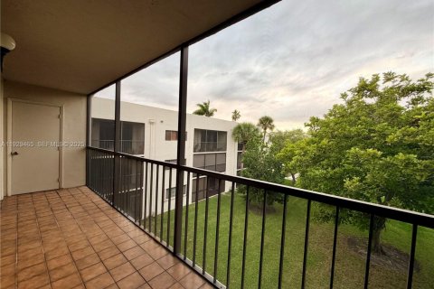 Снять в аренду кондоминиум в Майами, Флорида 2 спальни, 89.65м2, № 1987791 - фото 10