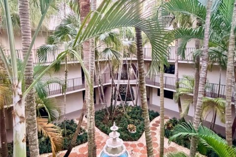 Снять в аренду кондоминиум в Майами, Флорида 2 спальни, 89.65м2, № 1987791 - фото 11