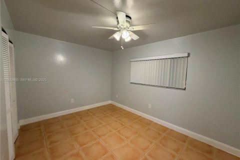 Снять в аренду кондоминиум в Майами, Флорида 2 спальни, 89.65м2, № 1987791 - фото 9