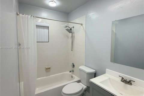 Снять в аренду кондоминиум в Майами, Флорида 2 спальни, 89.65м2, № 1987791 - фото 8