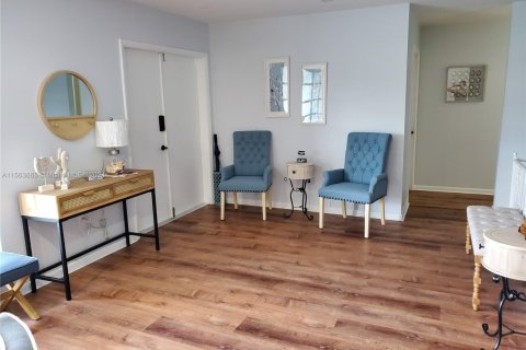 Купить виллу или дом в Форт Майерс, Флорида 3 спальни, 134.99м2, № 1982542 - фото 6