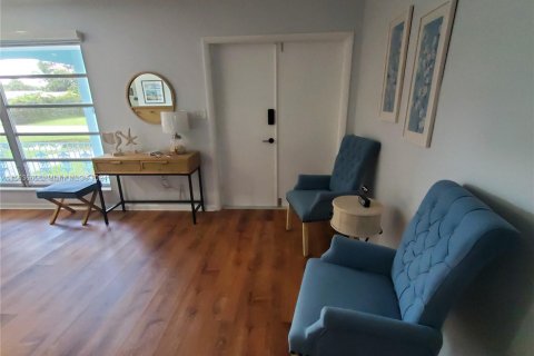 Купить виллу или дом в Форт Майерс, Флорида 3 спальни, 134.99м2, № 1982542 - фото 9